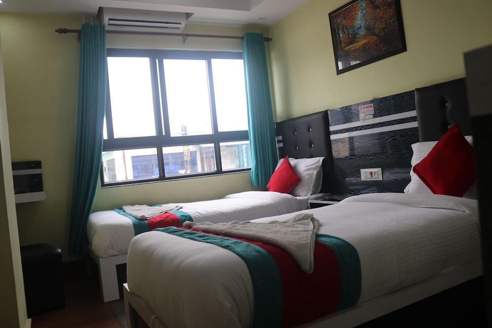 Twin single room
